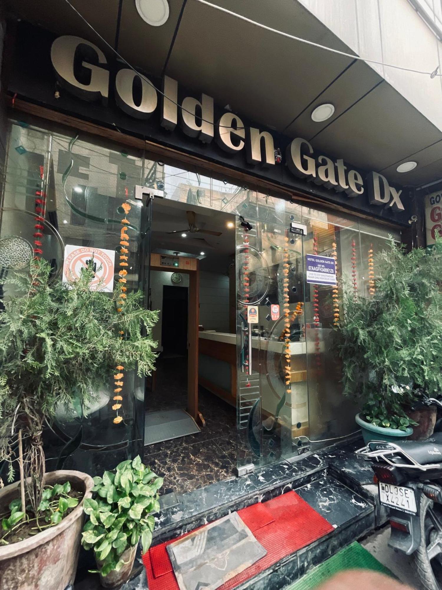 Hotel Golden Gate Ню Делхи Екстериор снимка